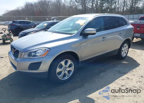 2013 Volvo Xc60 3.2 Platinum из США, поврежденный, VIN YV4952DLXD2418873